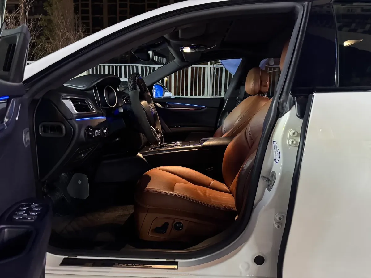 2018 Maserati Ghibli 3.0T 350HP V6 8AT,autocango,china used car exporter,china ev exporter,chinese used car exporter,chinese used ev exporter