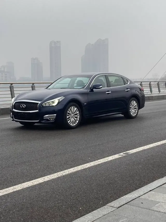 2019 Infiniti Q70 2.0T 211HP L4 7AT,autocango,china used car exporter,china ev exporter,chinese used car exporter,chinese used ev exporter
