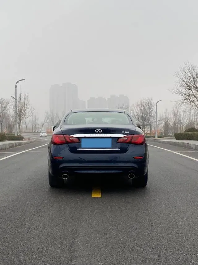 2019 Infiniti Q70 2.0T 211HP L4 7AT,autocango,china used car exporter,china ev exporter,chinese used car exporter,chinese used ev exporter