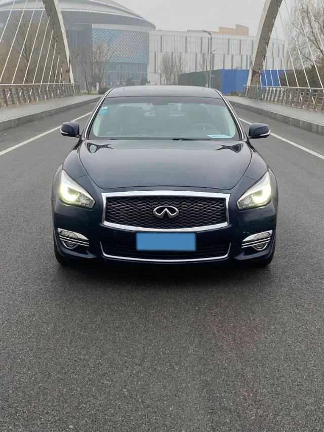 2019 Infiniti Q70 2.0T 211HP L4 7AT,autocango,china used car exporter,china ev exporter,chinese used car exporter,chinese used ev exporter
