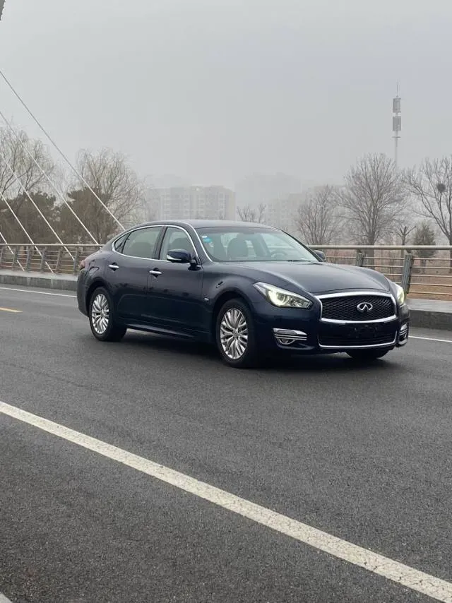 2019 Infiniti Q70 2.0T 211HP L4 7AT,autocango,china used car exporter,china ev exporter,chinese used car exporter,chinese used ev exporter