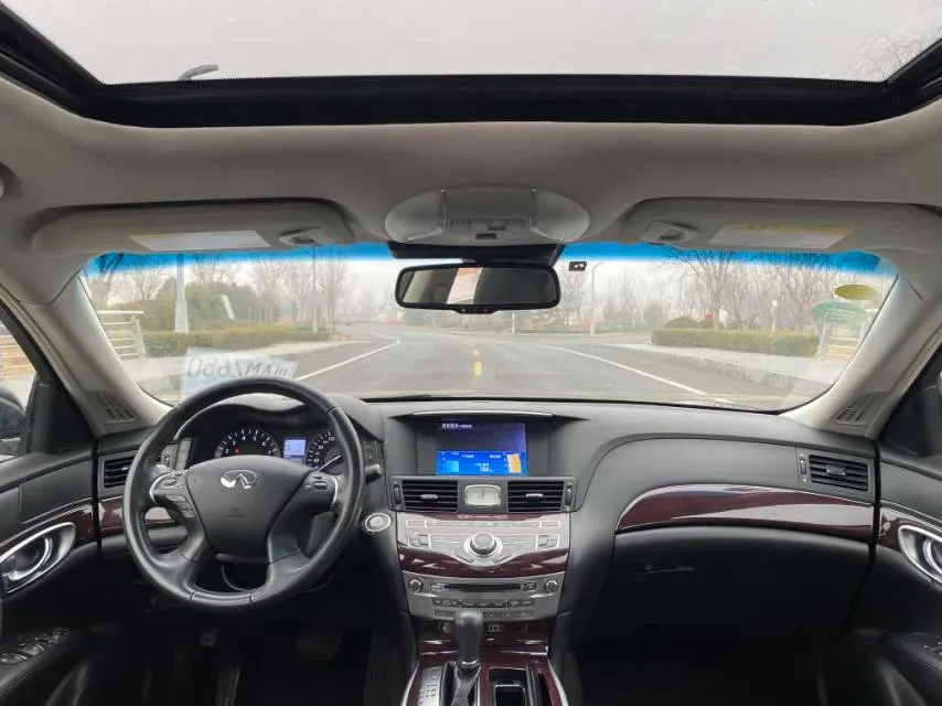 2019 Infiniti Q70 2.0T 211HP L4 7AT,autocango,china used car exporter,china ev exporter,chinese used car exporter,chinese used ev exporter