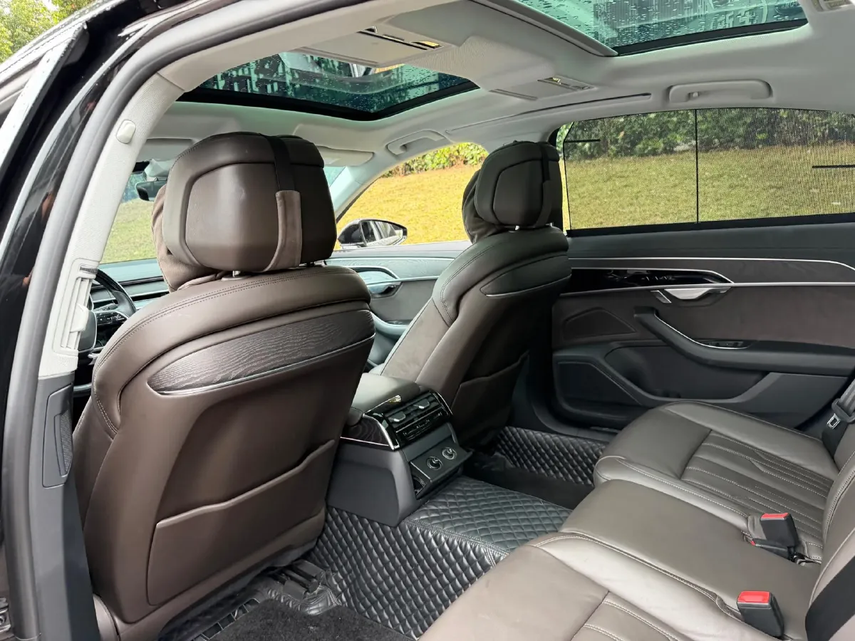 2023 Audi A8 2.0T 265HP L4 8AT,autocango,china used car exporter,china ev exporter,chinese used car exporter,chinese used ev exporter