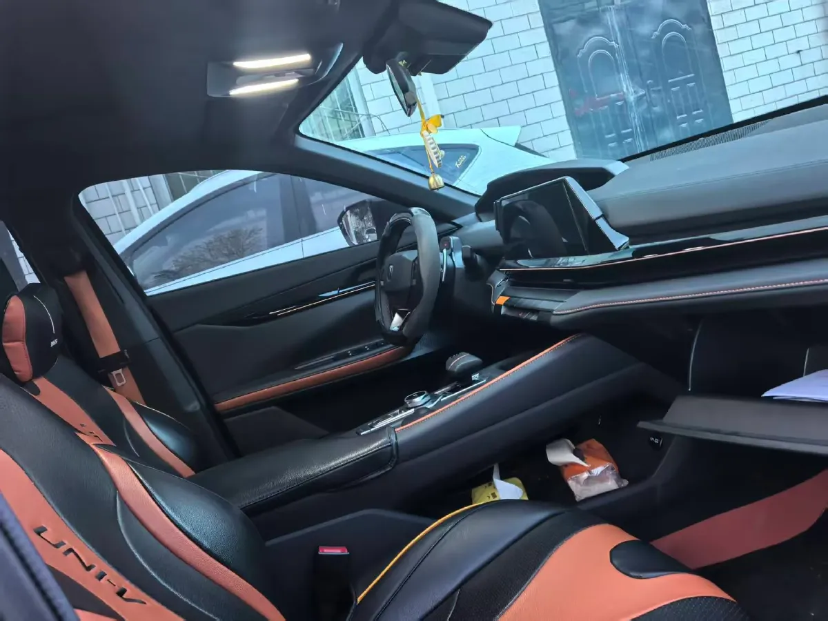 2022 ChangAn UNI-V 1.5T 188HP L4 7DCT,autocango,china used car exporter,china ev exporter,chinese used car exporter,chinese used ev exporter