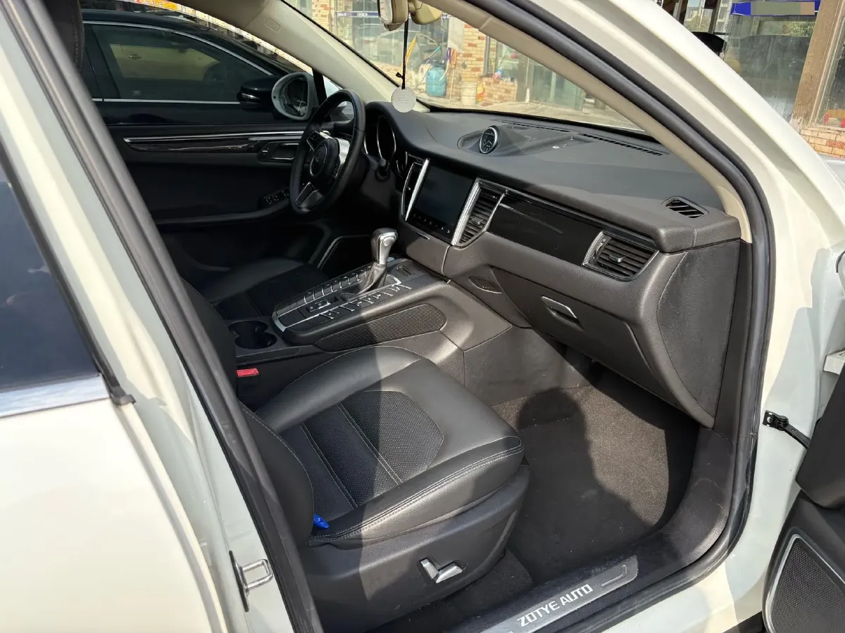 2017 Zotye SR9 2.0T 190HP L4 6DCT,autocango,china used car exporter,china ev exporter,chinese used car exporter,chinese used ev exporter