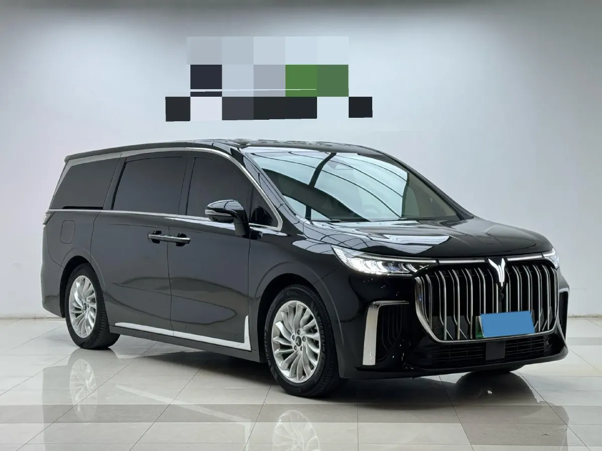 2024 Voyah Dream 1.5T 150HP L4 PHEV 43KWH,autocango,china used car exporter,china ev exporter,chinese used car exporter,chinese used ev exporter