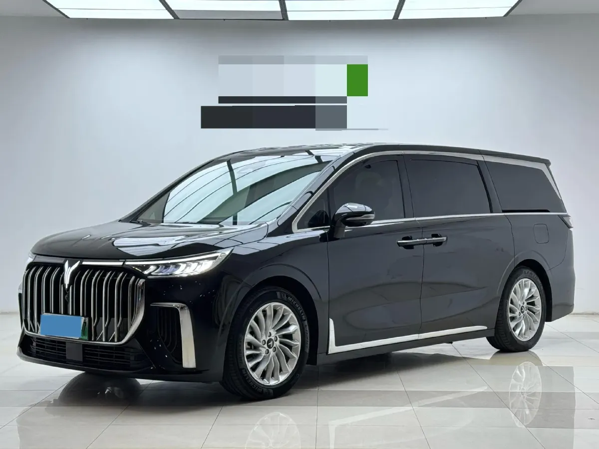 2024 Voyah Dream 1.5T 150HP L4 PHEV 43KWH,autocango,china used car exporter,china ev exporter,chinese used car exporter,chinese used ev exporter