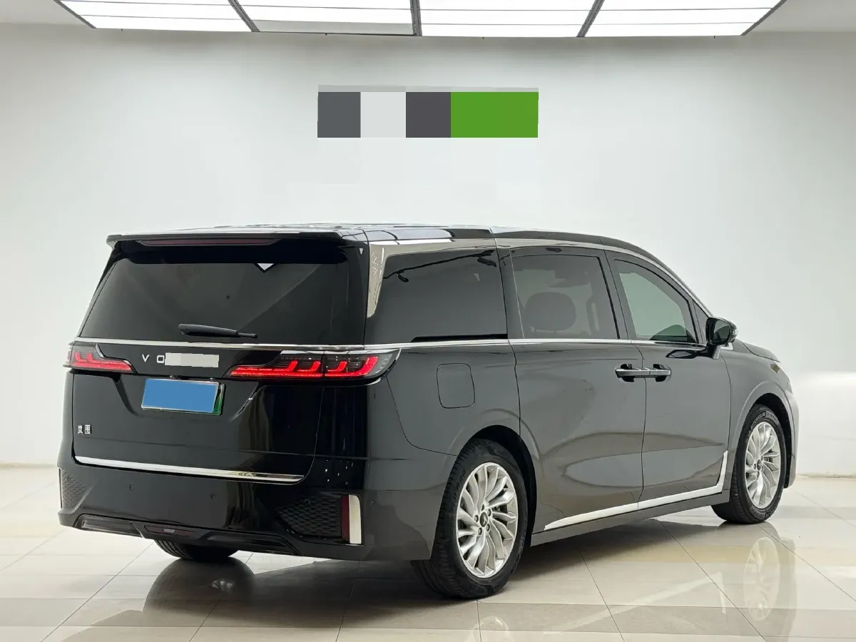 2024 Voyah Dream 1.5T 150HP L4 PHEV 43KWH,autocango,china used car exporter,china ev exporter,chinese used car exporter,chinese used ev exporter