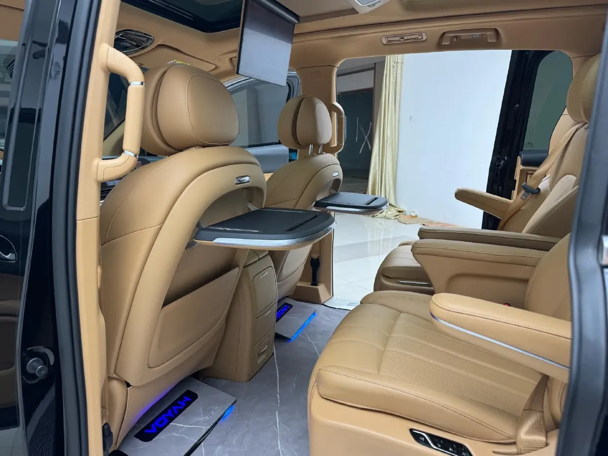 2024 Voyah Dream 1.5T 150HP L4 PHEV 43KWH,autocango,china used car exporter,china ev exporter,chinese used car exporter,chinese used ev exporter