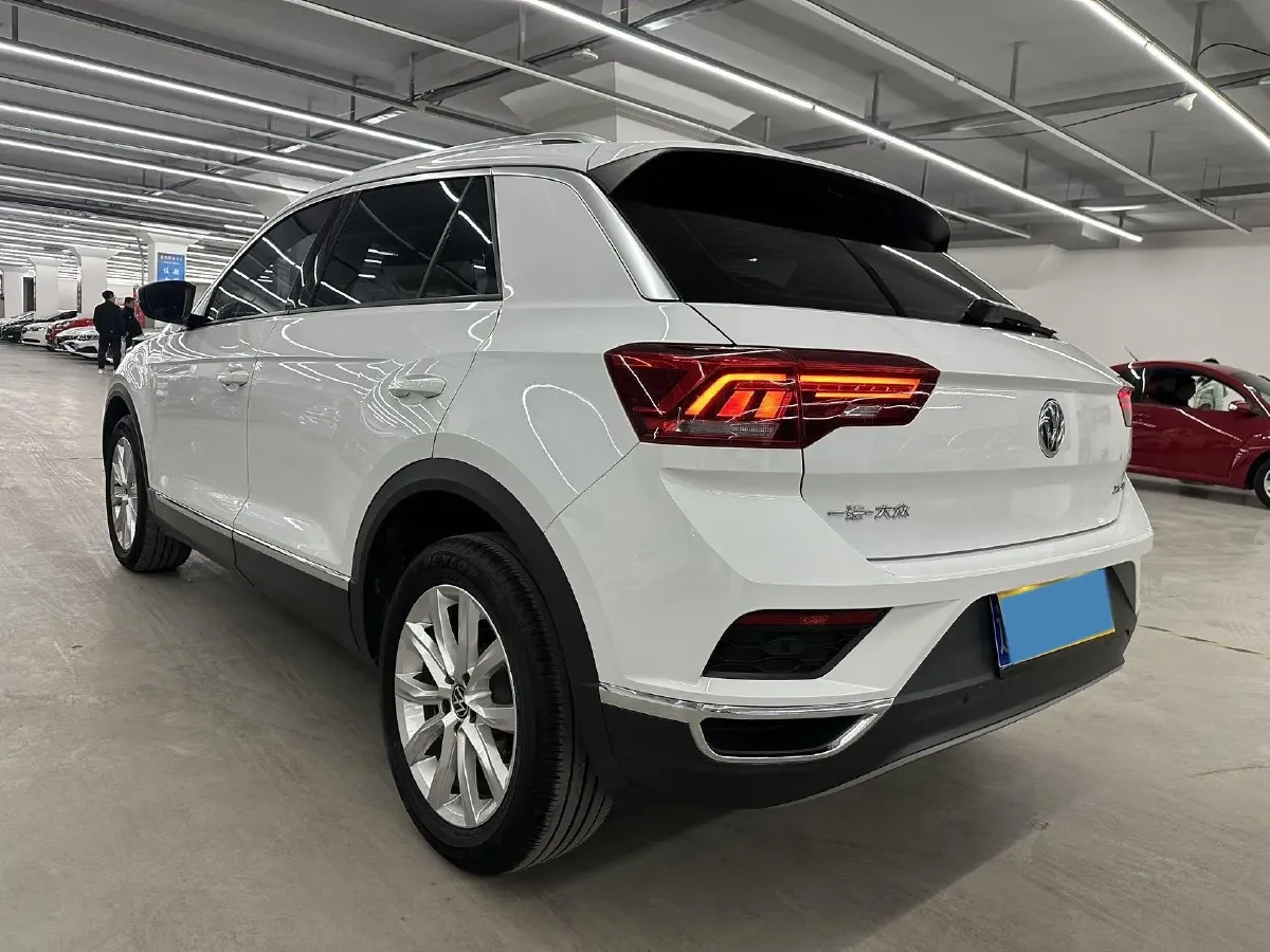 2022 Volkswagen T-Roc 1.4T 150HP L4 7DCT,autocango,china used car exporter,china ev exporter,chinese used car exporter,chinese used ev exporter