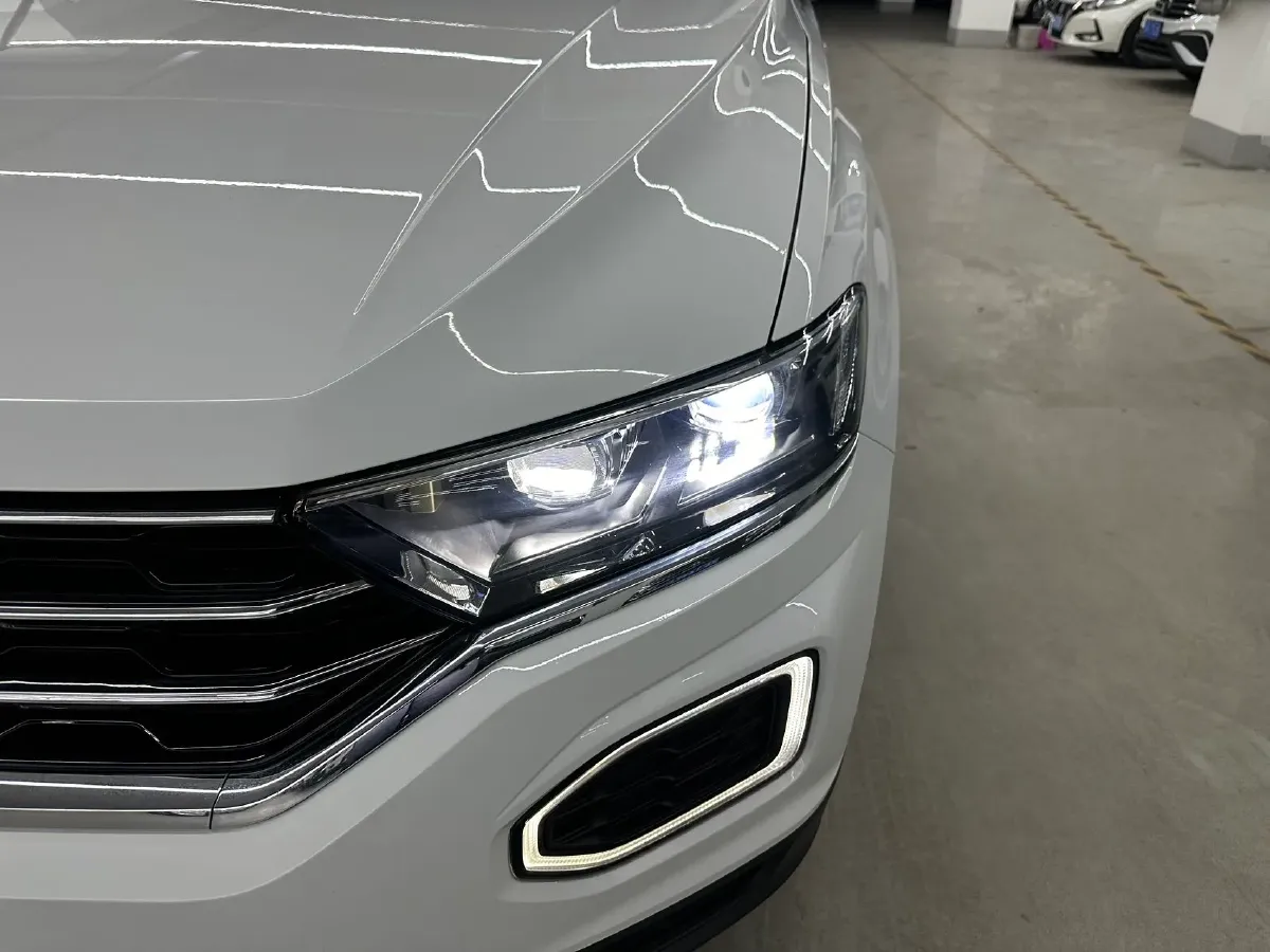 2022 Volkswagen T-Roc 1.4T 150HP L4 7DCT,autocango,china used car exporter,china ev exporter,chinese used car exporter,chinese used ev exporter