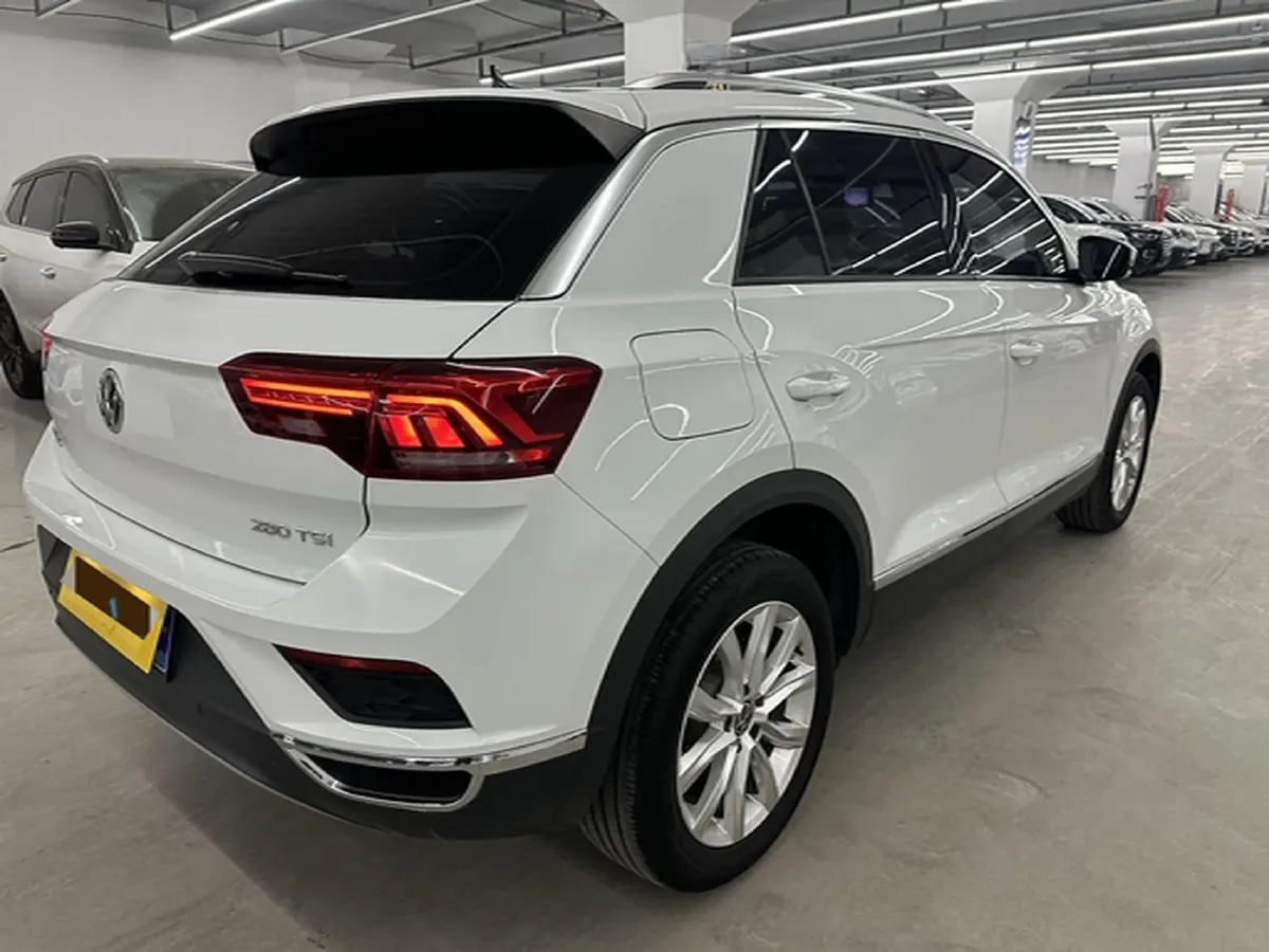 2022 Volkswagen T-Roc 1.4T 150HP L4 7DCT,autocango,china used car exporter,china ev exporter,chinese used car exporter,chinese used ev exporter