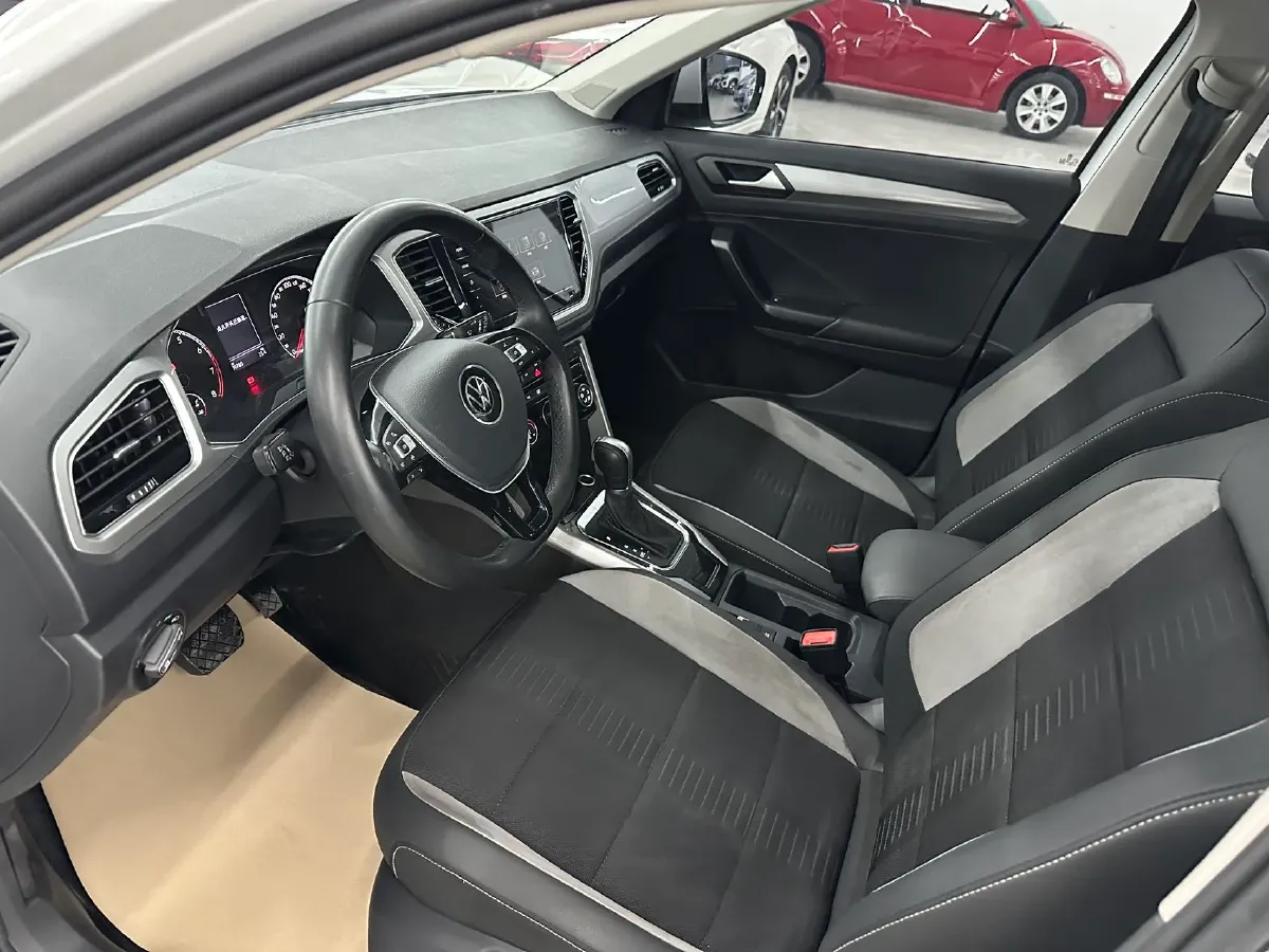 2022 Volkswagen T-Roc 1.4T 150HP L4 7DCT,autocango,china used car exporter,china ev exporter,chinese used car exporter,chinese used ev exporter