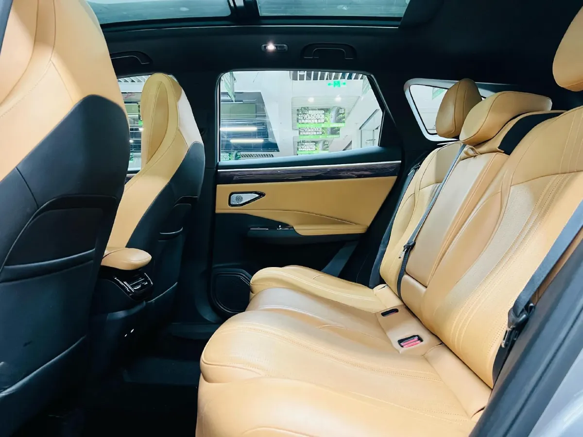 2024 Geely Galaxy L7 1.5T 163HP L4 3DHT PHEV 18.7KWH,autocango,china used car exporter,china ev exporter,chinese used car exporter,chinese used ev exporter