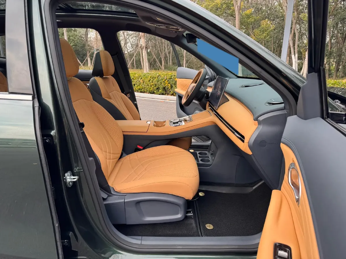 2025 LanDian E5 PLUS 1.5L 95HP L4 E-CVT PHEV 25KWH,autocango,china used car exporter,china ev exporter,chinese used car exporter,chinese used ev exporter