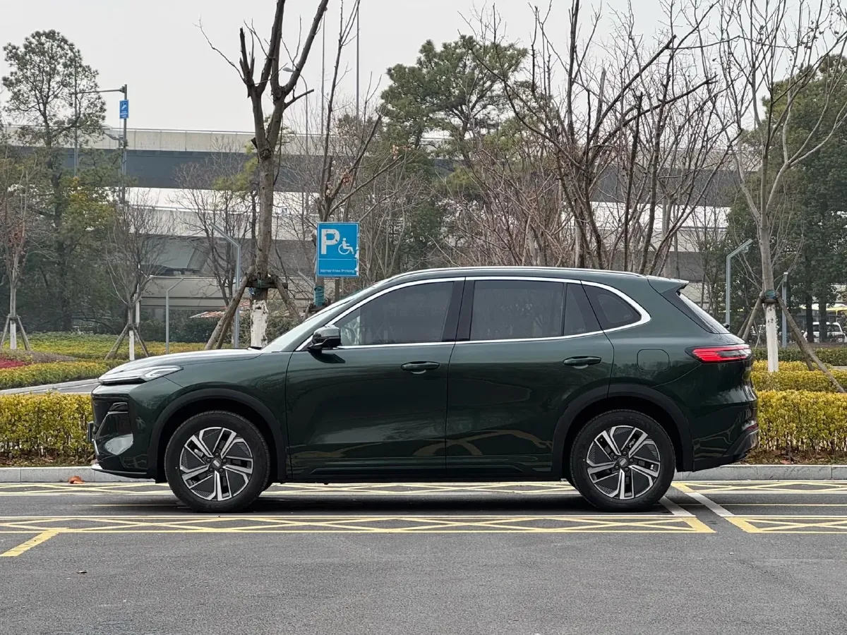 2025 LanDian E5 PLUS 1.5L 95HP L4 E-CVT PHEV 25KWH,autocango,china used car exporter,china ev exporter,chinese used car exporter,chinese used ev exporter