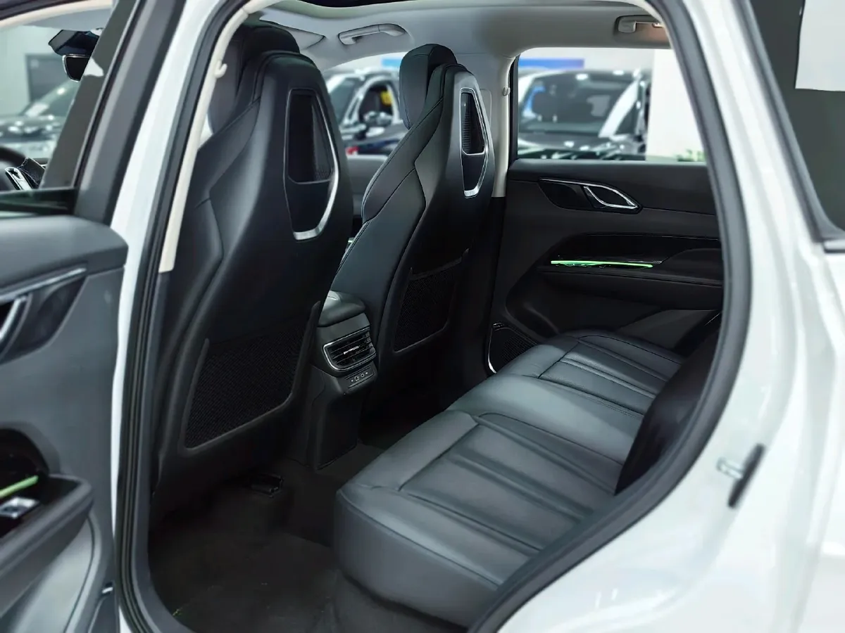 2023 HongQi HS3 1.5T 169HP L4 7DCT,autocango,china used car exporter,china ev exporter,chinese used car exporter,chinese used ev exporter