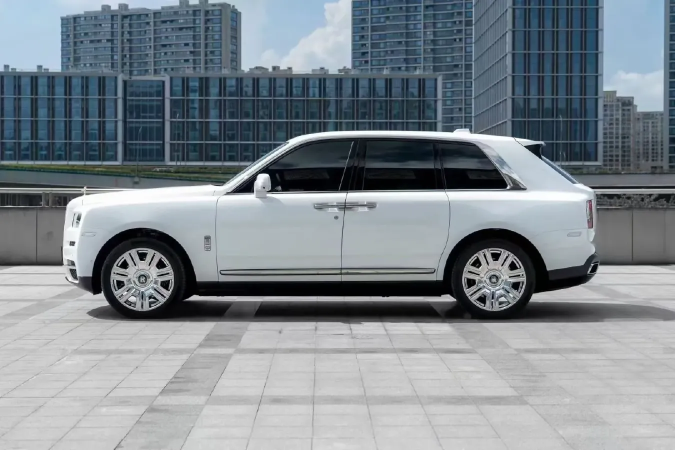 2018 Rolls-Royce Cullinan 6.7T 571HP V12 8AT,autocango,china used car exporter,china ev exporter,chinese used car exporter,chinese used ev exporter