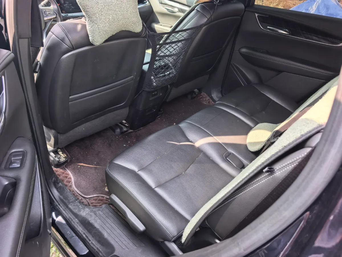 2022 Cadillac XT6 2.0T 237HP L4 9AT,autocango,china used car exporter,china ev exporter,chinese used car exporter,chinese used ev exporter