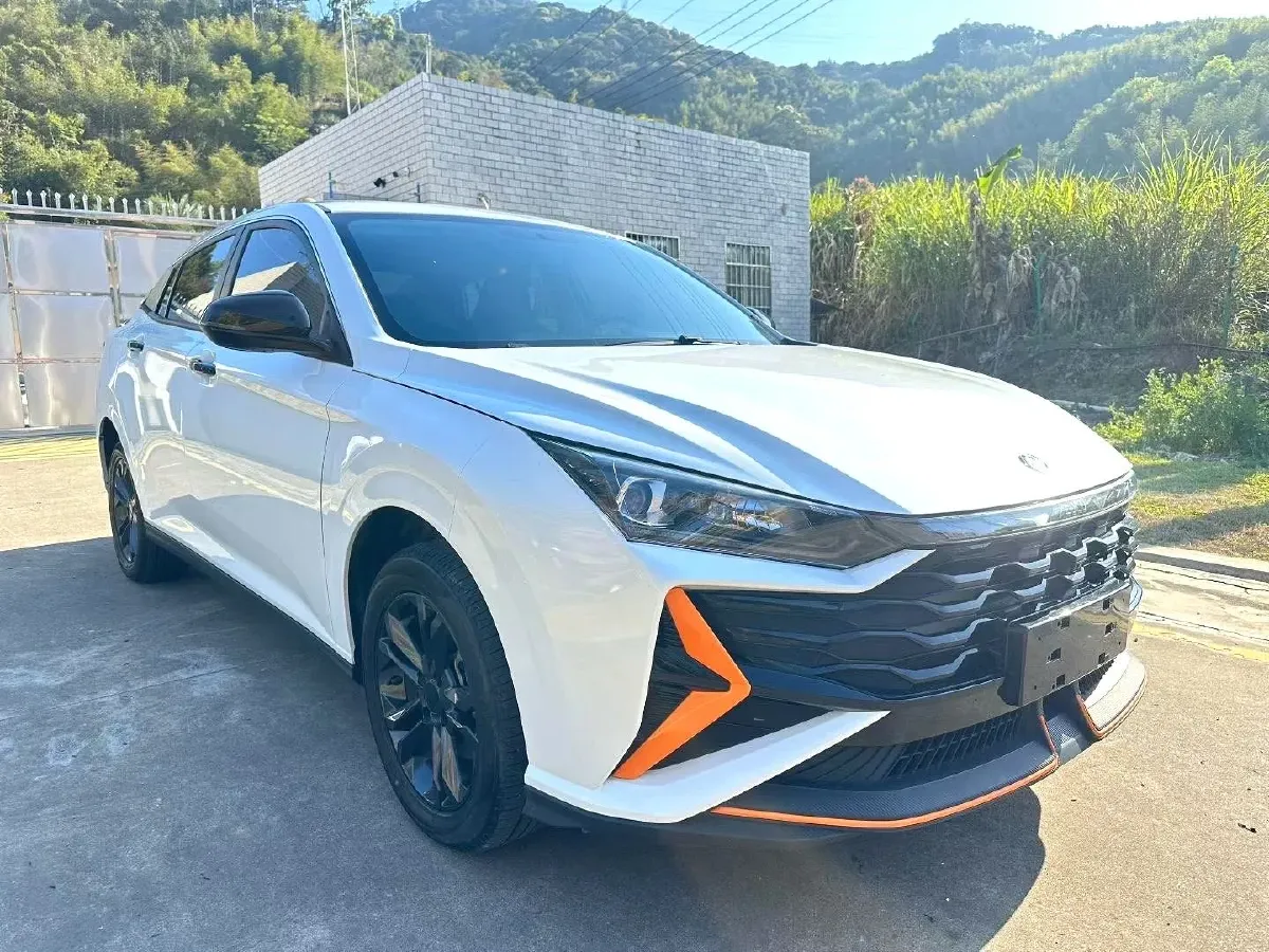 2023 DongFeng Aeolus YiXuan 1.5L 125HP L4 6DCT,autocango,china used car exporter,china ev exporter,chinese used car exporter,chinese used ev exporter