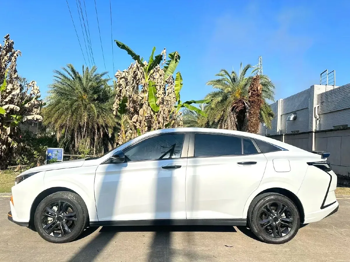 2023 DongFeng Aeolus YiXuan 1.5L 125HP L4 6DCT,autocango,china used car exporter,china ev exporter,chinese used car exporter,chinese used ev exporter