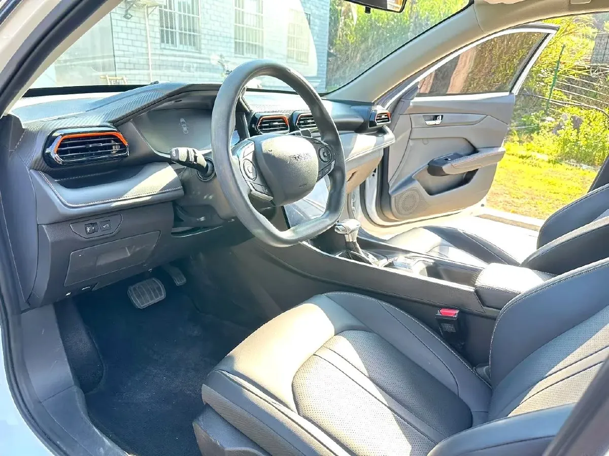 2023 DongFeng Aeolus YiXuan 1.5L 125HP L4 6DCT,autocango,china used car exporter,china ev exporter,chinese used car exporter,chinese used ev exporter