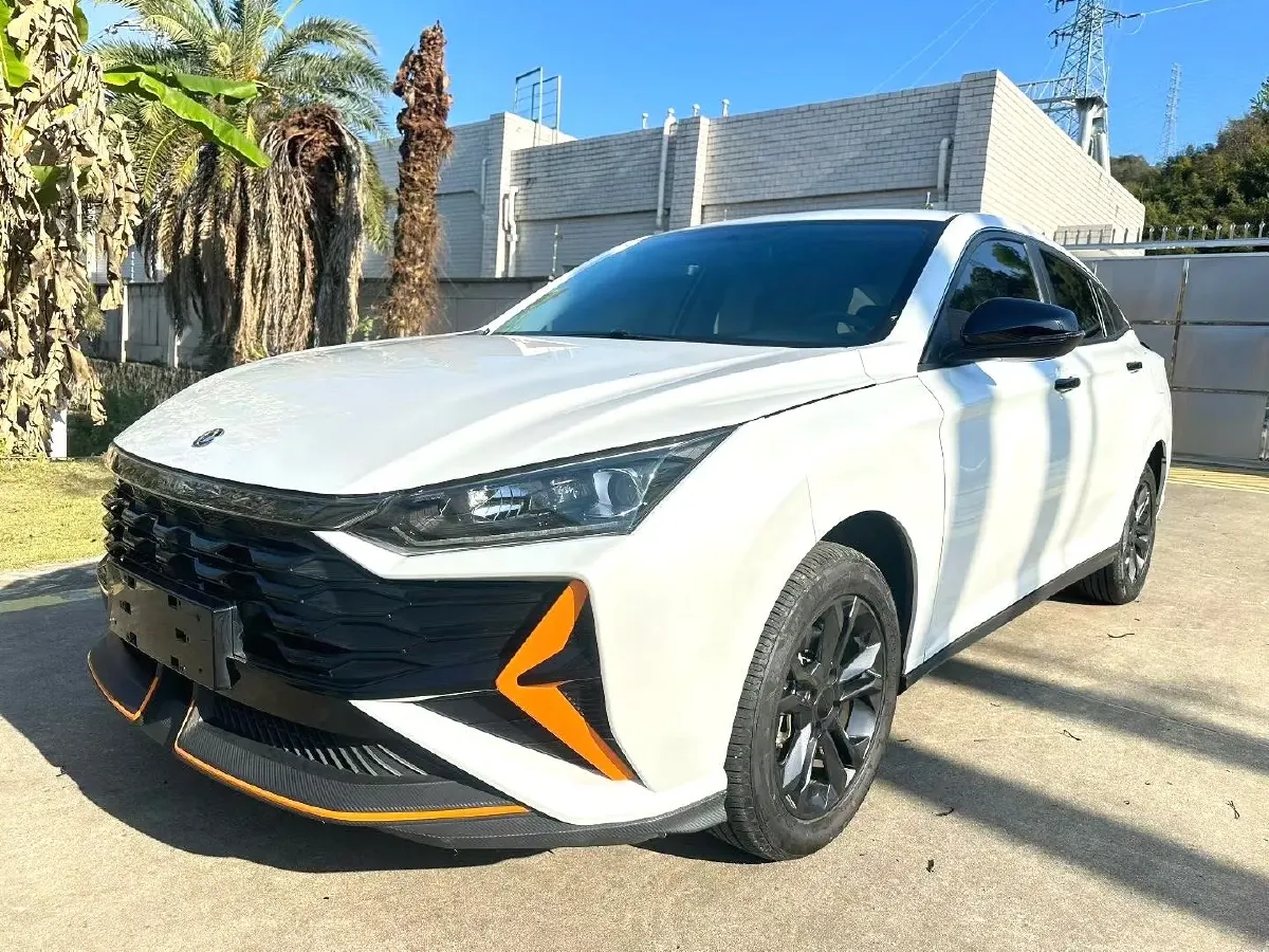 2023 DongFeng Aeolus YiXuan 1.5L 125HP L4 6DCT,autocango,china used car exporter,china ev exporter,chinese used car exporter,chinese used ev exporter