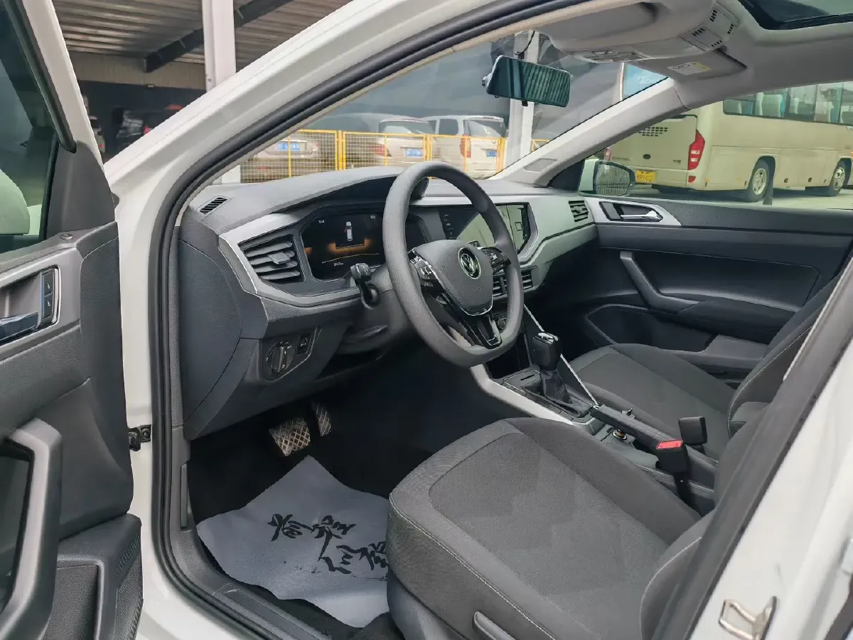 2023 Volkswagen Polo 1.5L 110HP L4 6AT,autocango,china used car exporter,china ev exporter,chinese used car exporter,chinese used ev exporter
