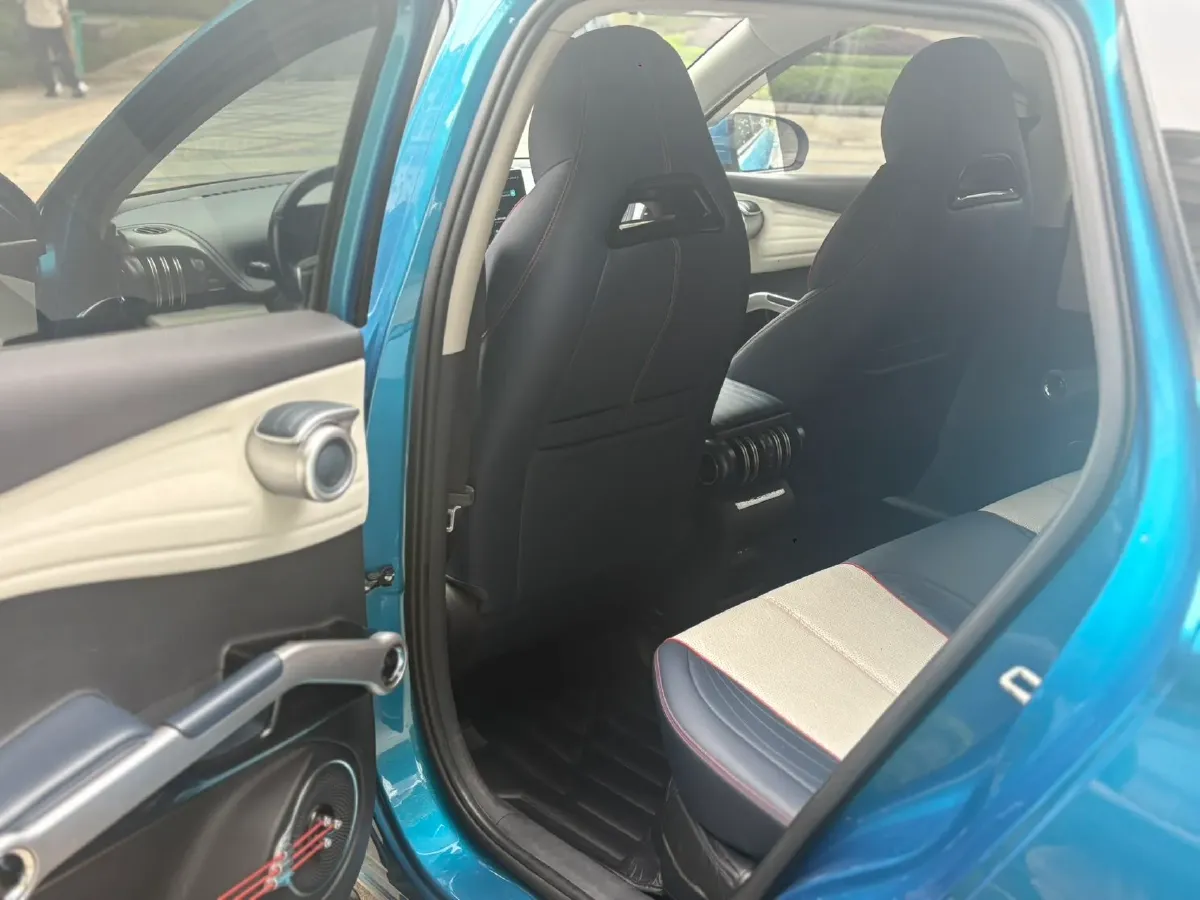 2022 Hycan Z03 BEV 64.23KWH,autocango,china used car exporter,china ev exporter,chinese used car exporter,chinese used ev exporter