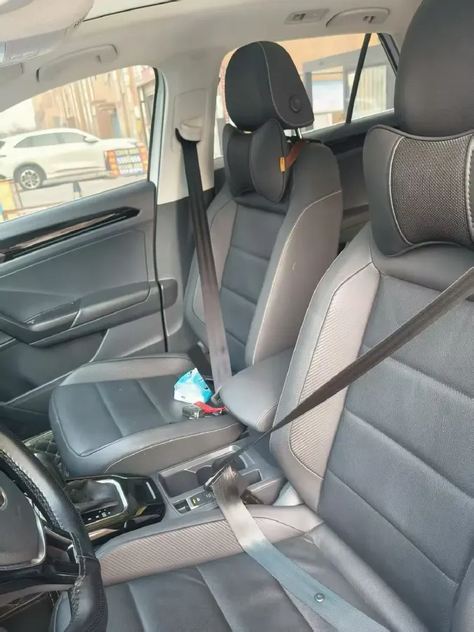 2021 Volkswagen T-Roc 1.4T 150HP L4 7DCT,autocango,china used car exporter,china ev exporter,chinese used car exporter,chinese used ev exporter