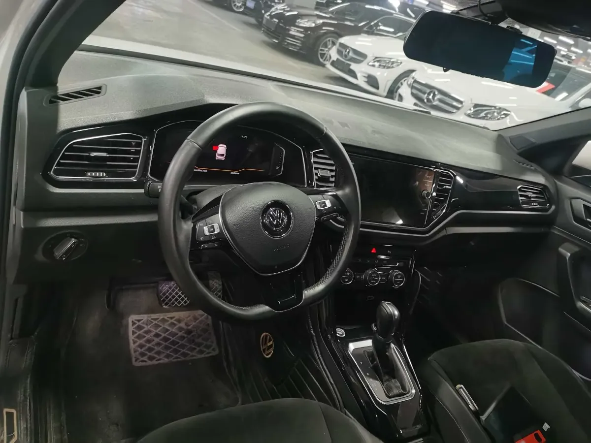 2018 Jeep Renegade 2.0L 155HP L4 9AT,autocango,china used car exporter,china ev exporter,chinese used car exporter,chinese used ev exporter