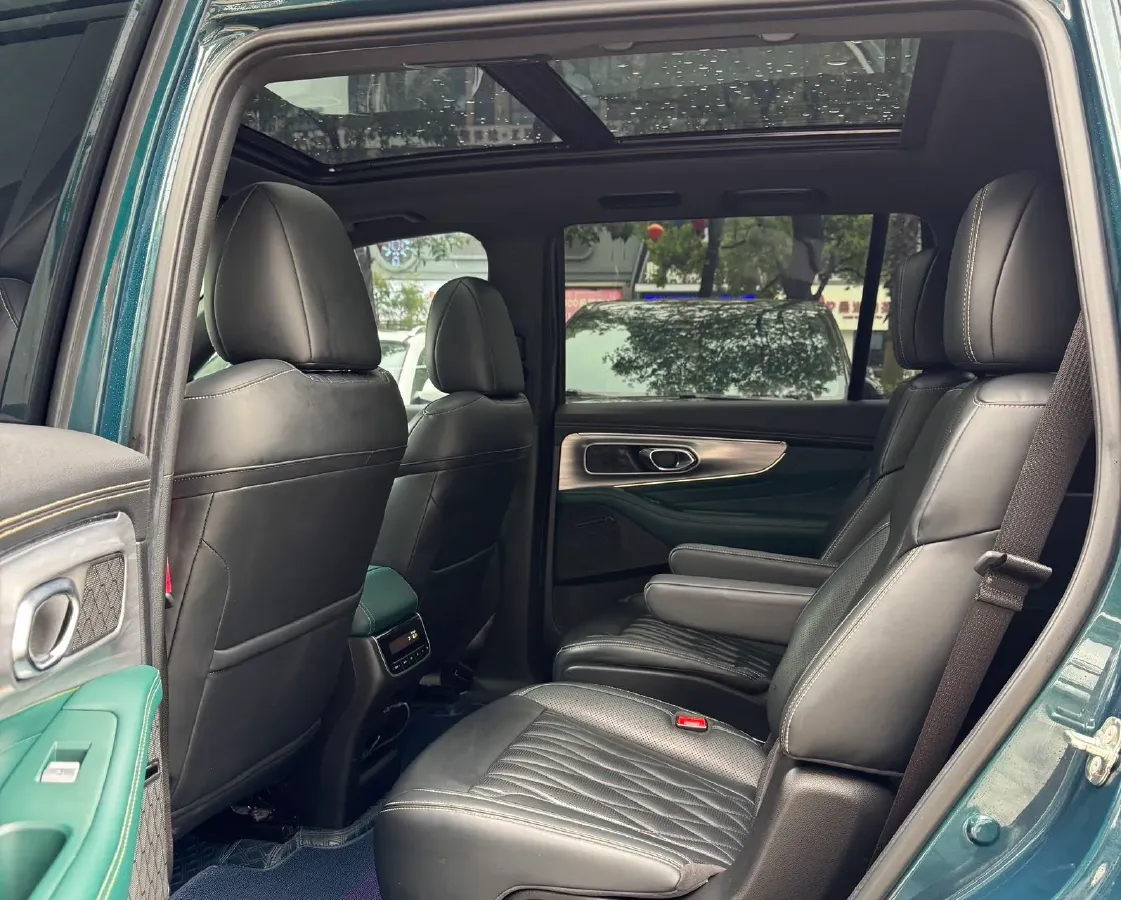 2022 GAC Trumpchi GS8 2.0T 252HP L4 8AT,autocango,china used car exporter,china ev exporter,chinese used car exporter,chinese used ev exporter