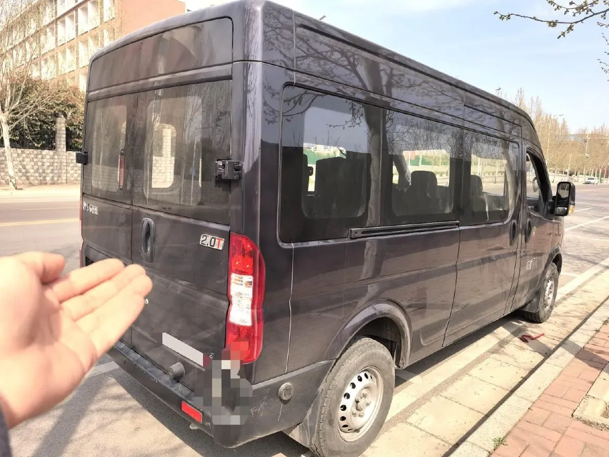 2023 MAXUS XinTu V70 2.0T 125HP L4 6MT,autocango,china used car exporter,china ev exporter,chinese used car exporter,chinese used ev exporter