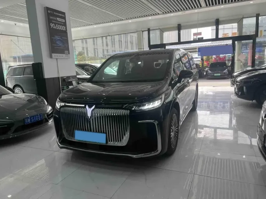 2025 Voyah Dream 1.5T 150HP L4 PHEV 41.7KWH,autocango,china used car exporter,china ev exporter,chinese used car exporter,chinese used ev exporter