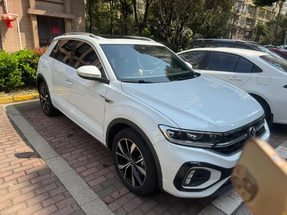 2024 Volkswagen T-Roc 1.5T 160HP L4 7DCT,autocango,china used car exporter,china ev exporter,chinese used car exporter,chinese used ev exporter