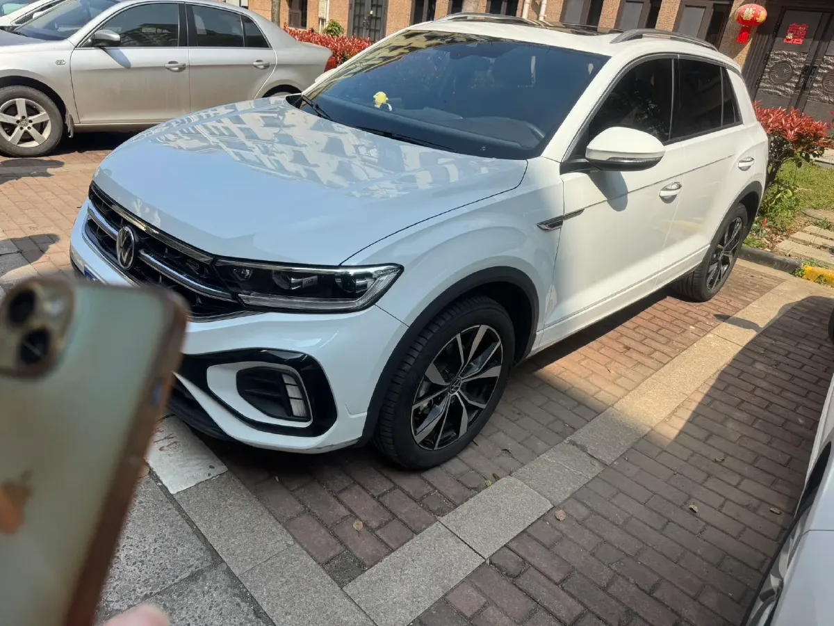 2024 Volkswagen T-Roc 1.5T 160HP L4 7DCT,autocango,china used car exporter,china ev exporter,chinese used car exporter,chinese used ev exporter
