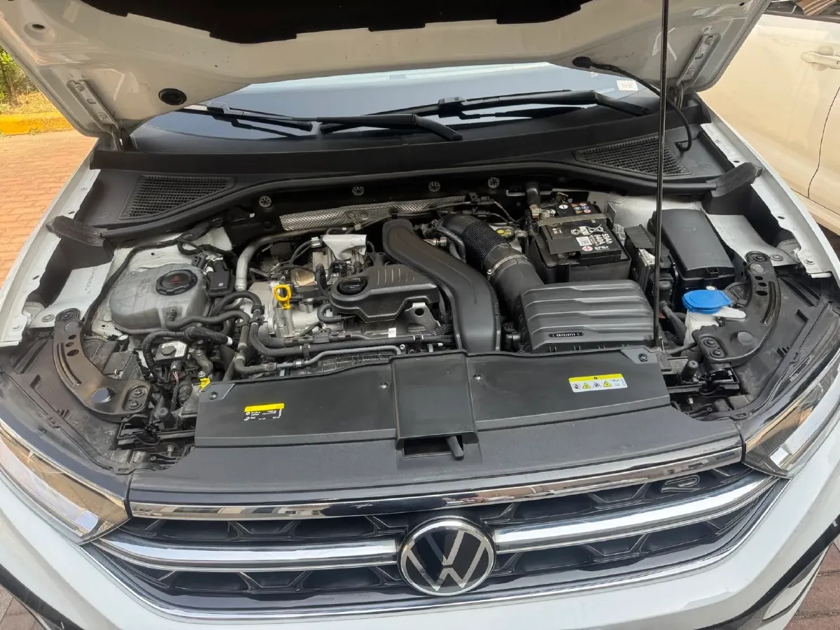 2024 Volkswagen T-Roc 1.5T 160HP L4 7DCT,autocango,china used car exporter,china ev exporter,chinese used car exporter,chinese used ev exporter