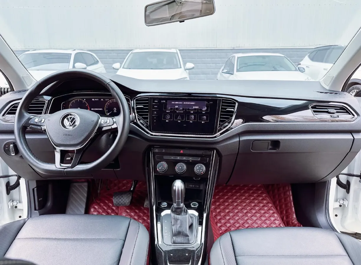 2021 Volkswagen T-Roc 1.4T 150HP L4 7DCT,autocango,china used car exporter,china ev exporter,chinese used car exporter,chinese used ev exporter