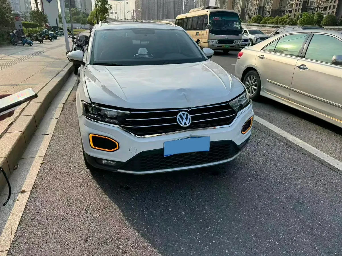 2020 Volkswagen T-Roc 1.4T 131HP L4 7DCT,autocango,china used car exporter,china ev exporter,chinese used car exporter,chinese used ev exporter