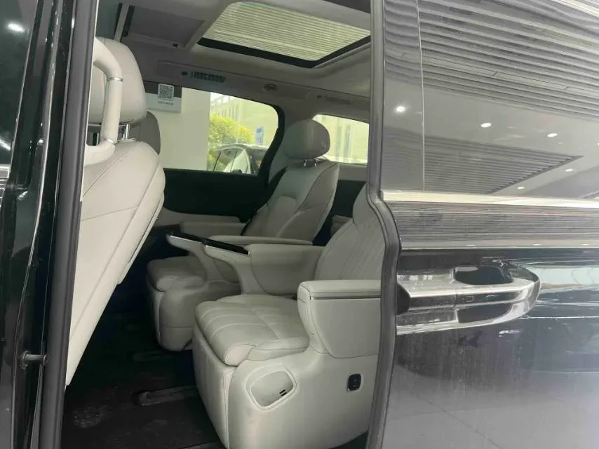 2025 Voyah Dream 1.5T 150HP L4 PHEV 41.7KWH,autocango,china used car exporter,china ev exporter,chinese used car exporter,chinese used ev exporter