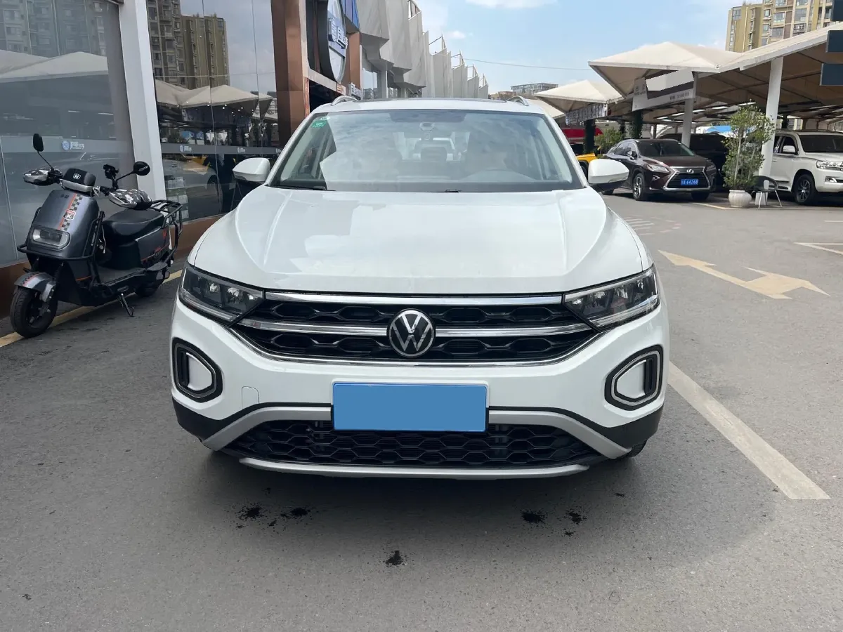 2024 Volkswagen T-Roc 1.4T 150HP L4 7DCT,autocango,china used car exporter,china ev exporter,chinese used car exporter,chinese used ev exporter