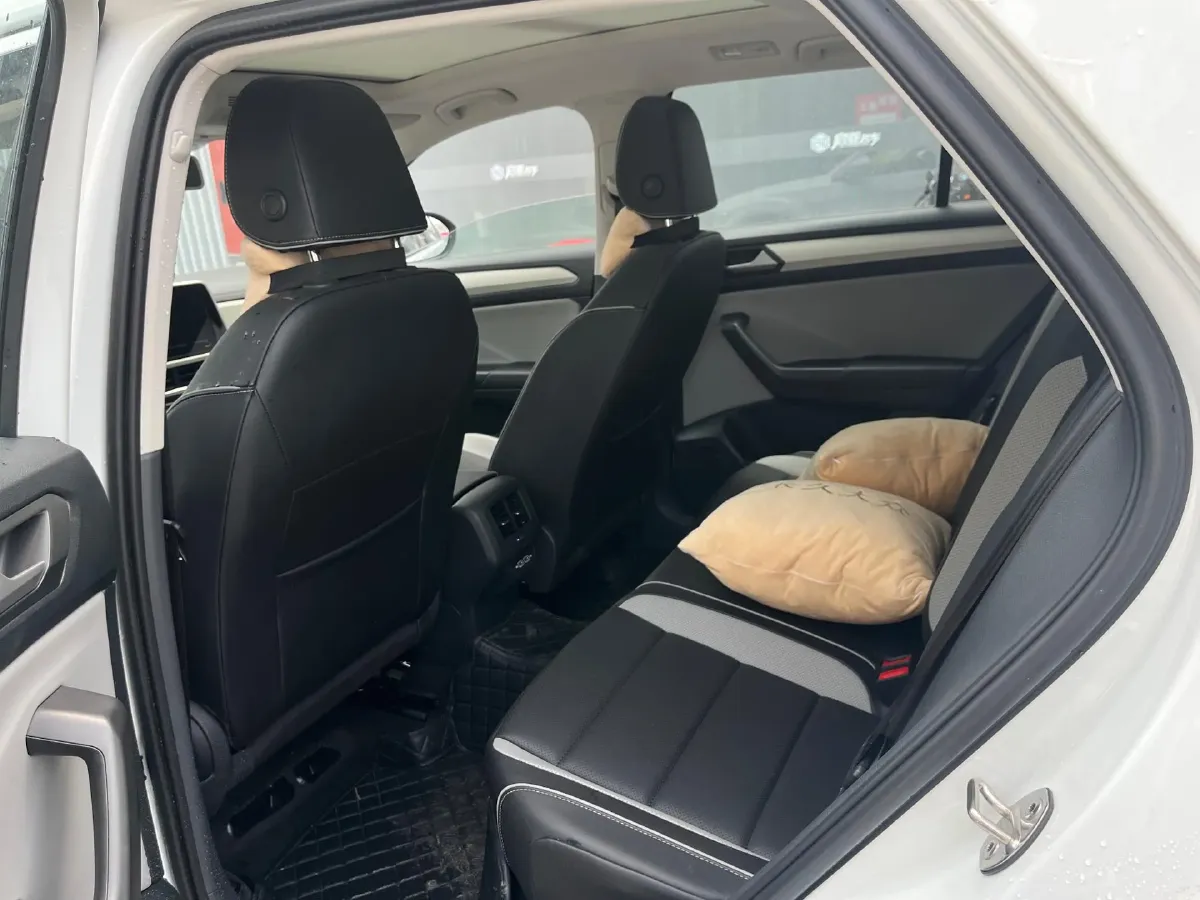 2024 Volkswagen T-Roc 1.4T 150HP L4 7DCT,autocango,china used car exporter,china ev exporter,chinese used car exporter,chinese used ev exporter