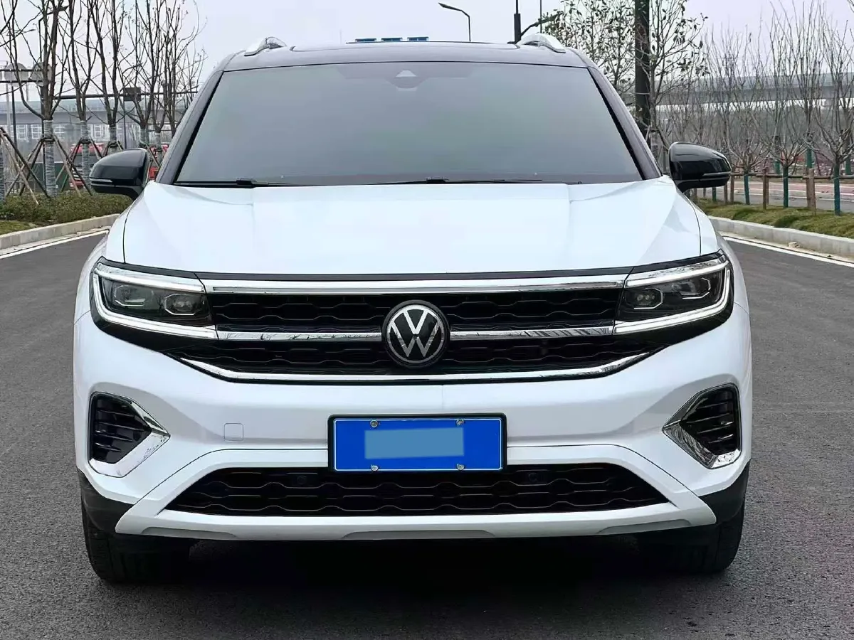 2022 Volkswagen Talagon 2.0T 220HP L4 7DCT,autocango,china used car exporter,china ev exporter,chinese used car exporter,chinese used ev exporter