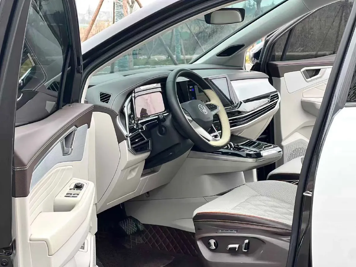 2022 Volkswagen Talagon 2.0T 220HP L4 7DCT,autocango,china used car exporter,china ev exporter,chinese used car exporter,chinese used ev exporter