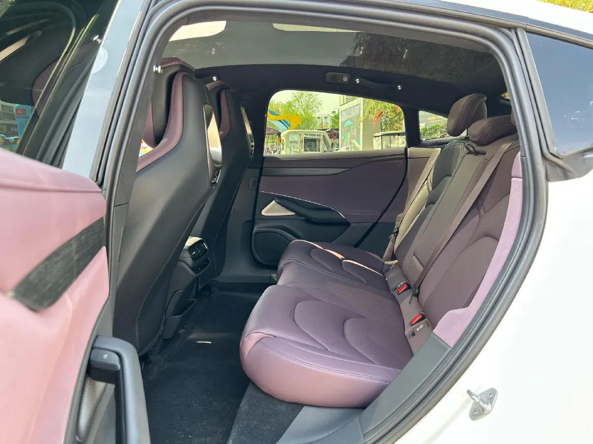 2024 MI SU7 BEV 101KWH,autocango,china used car exporter,china ev exporter,chinese used car exporter,chinese used ev exporter