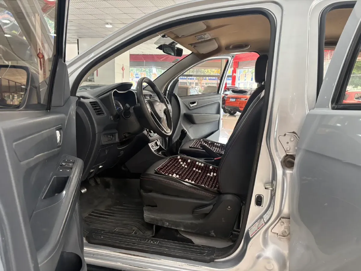 2017 Isuzu RE-MAX Jim 2.0T 204HP L4 5MT,autocango,china used car exporter,china ev exporter,chinese used car exporter,chinese used ev exporter