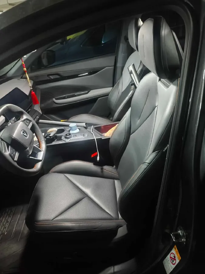 2022 ChangAn UNI-V 1.5T 188HP L4 7DCT,autocango,china used car exporter,china ev exporter,chinese used car exporter,chinese used ev exporter