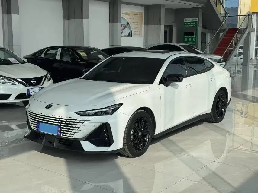 2023 ChangAn UNI-V 1.5T 188HP L4 7DCT,autocango,china used car exporter,china ev exporter,chinese used car exporter,chinese used ev exporter