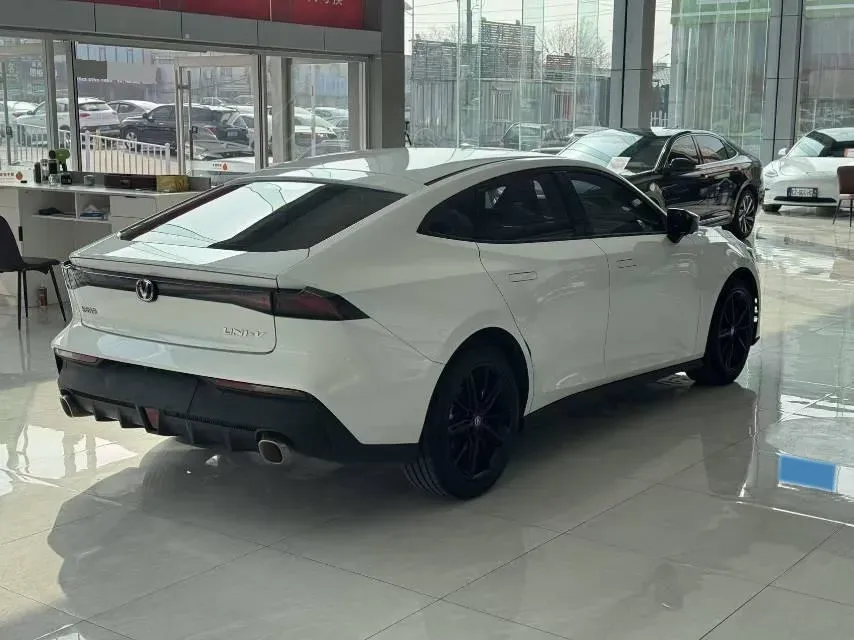 2023 ChangAn UNI-V 1.5T 188HP L4 7DCT,autocango,china used car exporter,china ev exporter,chinese used car exporter,chinese used ev exporter