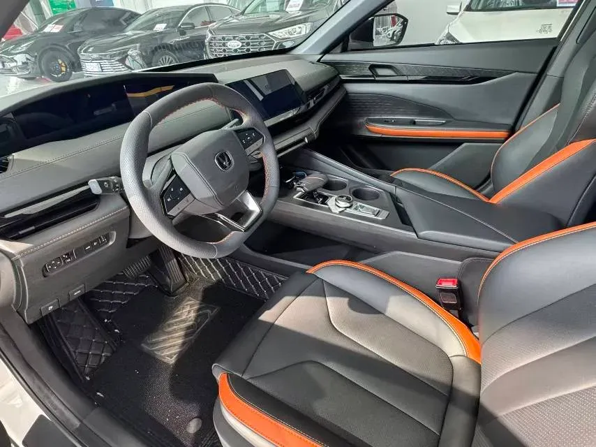 2023 ChangAn UNI-V 1.5T 188HP L4 7DCT,autocango,china used car exporter,china ev exporter,chinese used car exporter,chinese used ev exporter